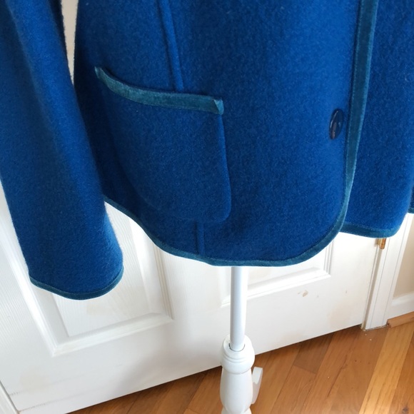 100% wool, collar,pockets, button closure in velvet piping.  Back 22” long. - Picture 3 of 4